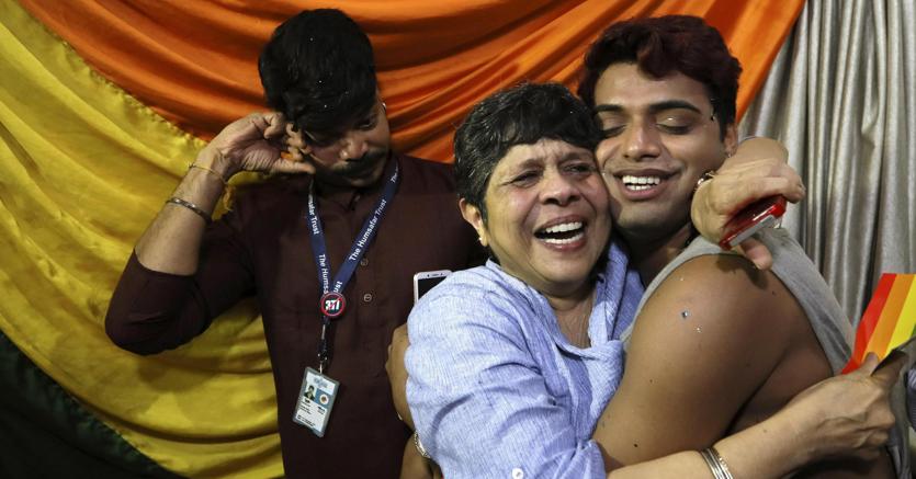 India depenalizza lomosessualità essere gay non è più reato Il Sole